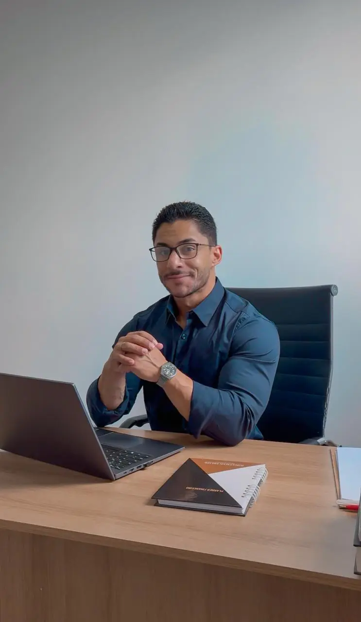 Jonathan Souza, o Jhow, treinador responsável pela consultoria Jhow Team